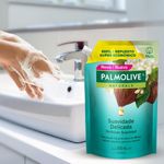 7509546666808-Sabonete-Liquido-para-as-Maos-Palmolive-Naturals-Suavidade-Delicada-900ml--4-