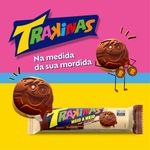 251884-Biscoito-Recheado-Meio-a-Meio-Chocolate-ao-Leite-e-Branco-Trakinas-126g-4